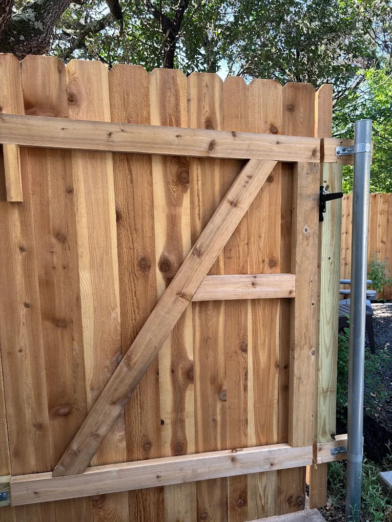 fence contractor Bee Cave TX